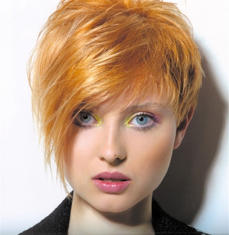 Korte asymmetrische bob