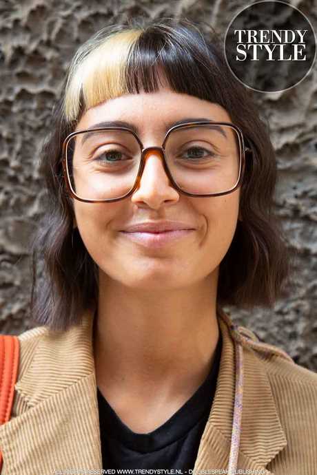 Korte kapsels dames 2022 met bril
