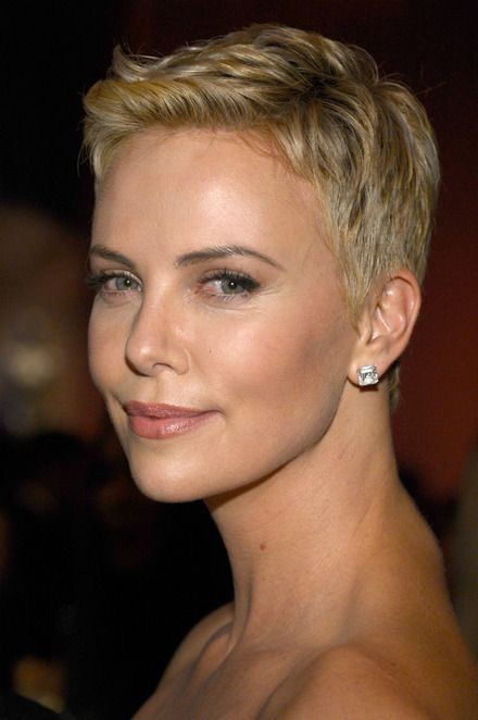 Charlize theron kort kapsel