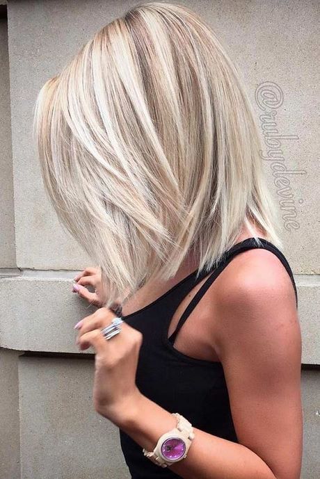 Lange blonde bob