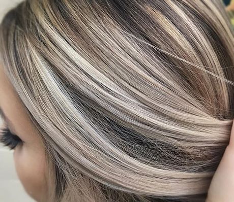 Blond haar met bruine highlights