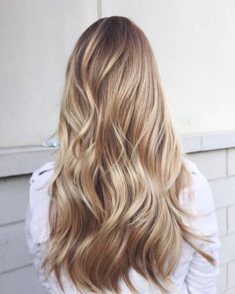 Blond haar met donkere highlights