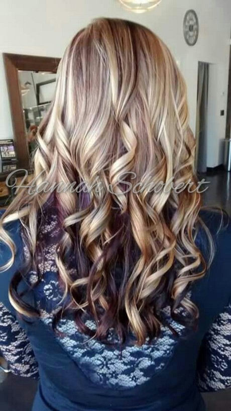 Blond haar met rode highlights