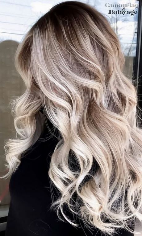 Blond haar trend 2022