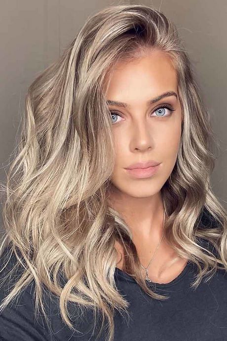 Blond haar trend 2022