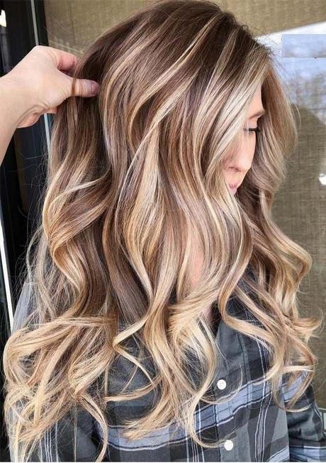 Blond haar met bruine balayage