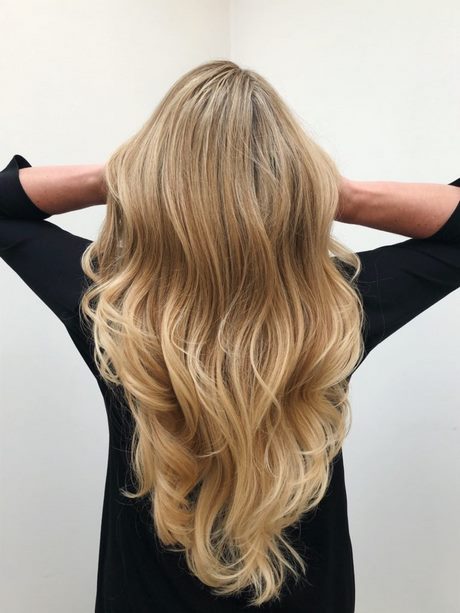 Blond haar met bruine lokken