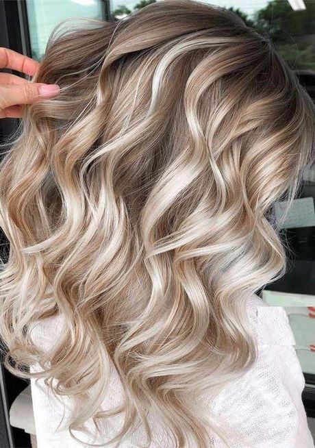 Blond met zwarte highlights