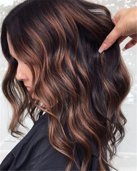 Caramel highlights in bruin haar