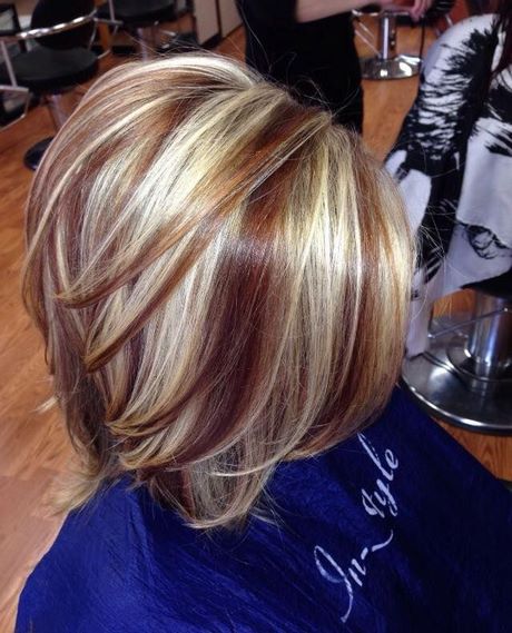 Halflange kapsels met highlights