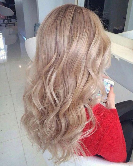 Kort blond haar 2023